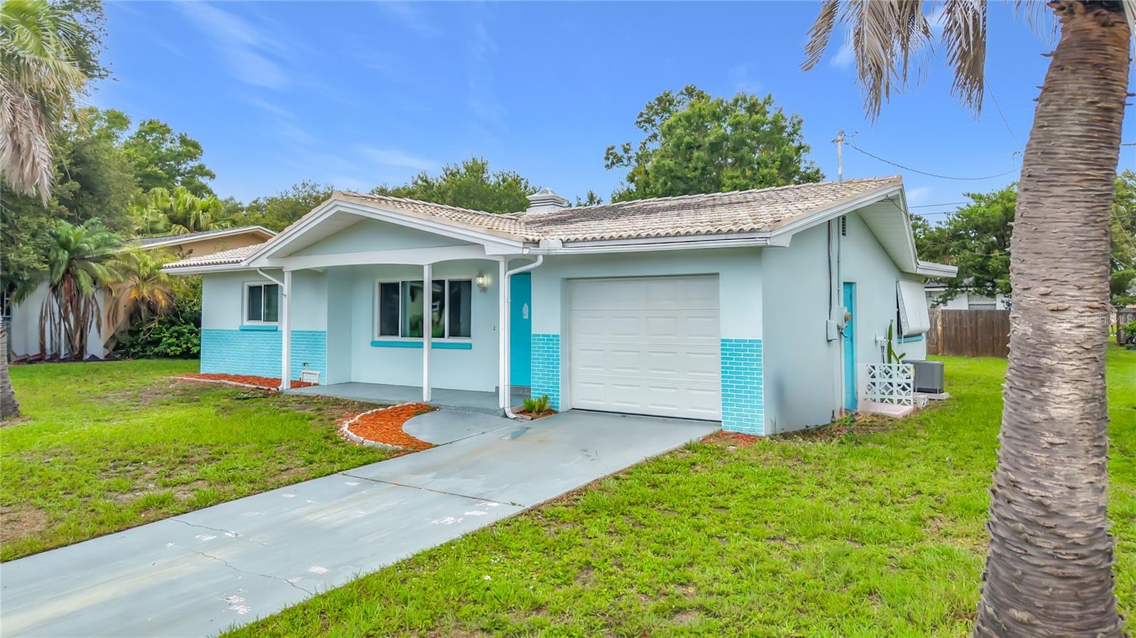 890 7th, Largo, FL 33770
