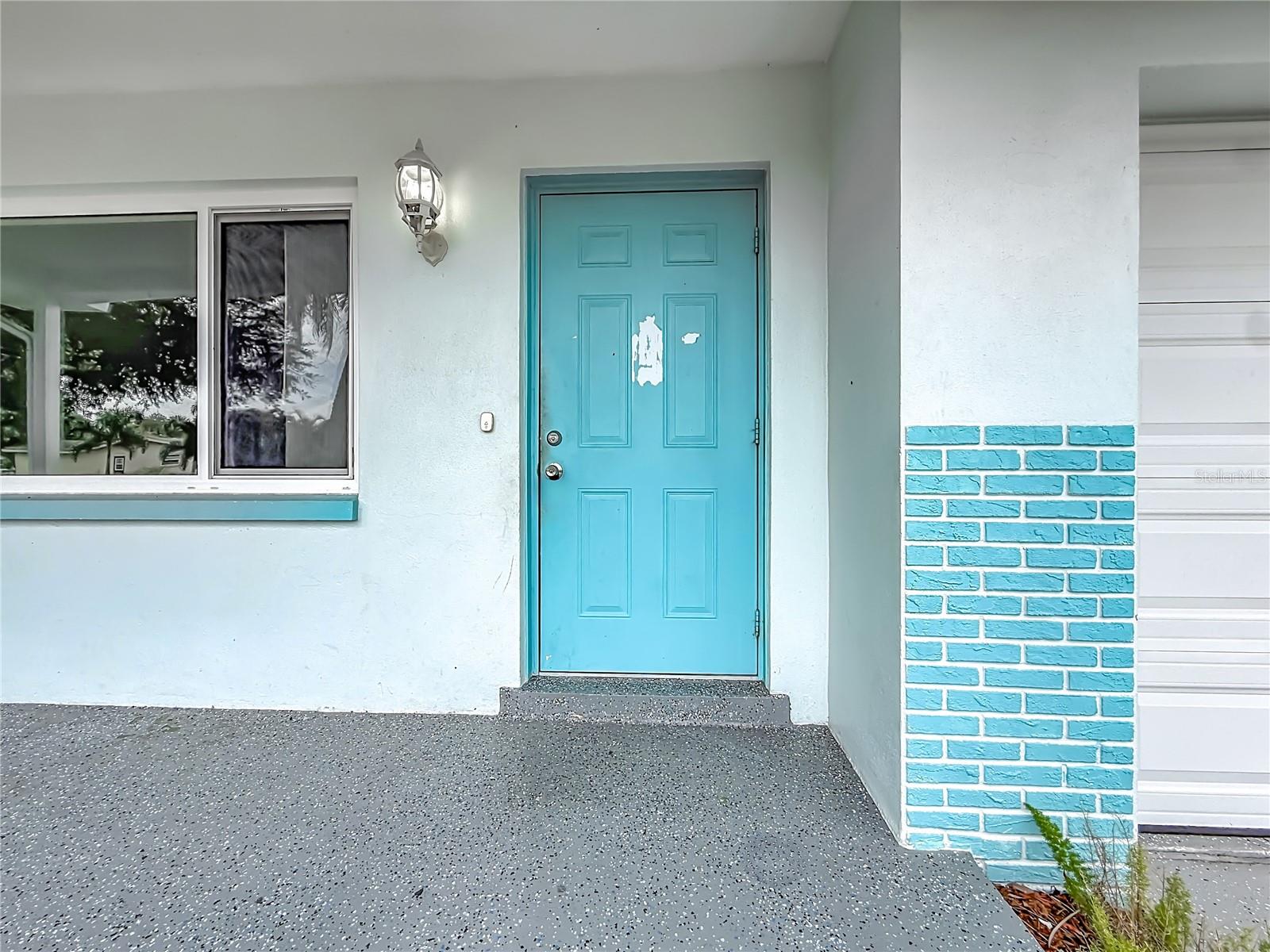 890 7th, Largo, FL 33770