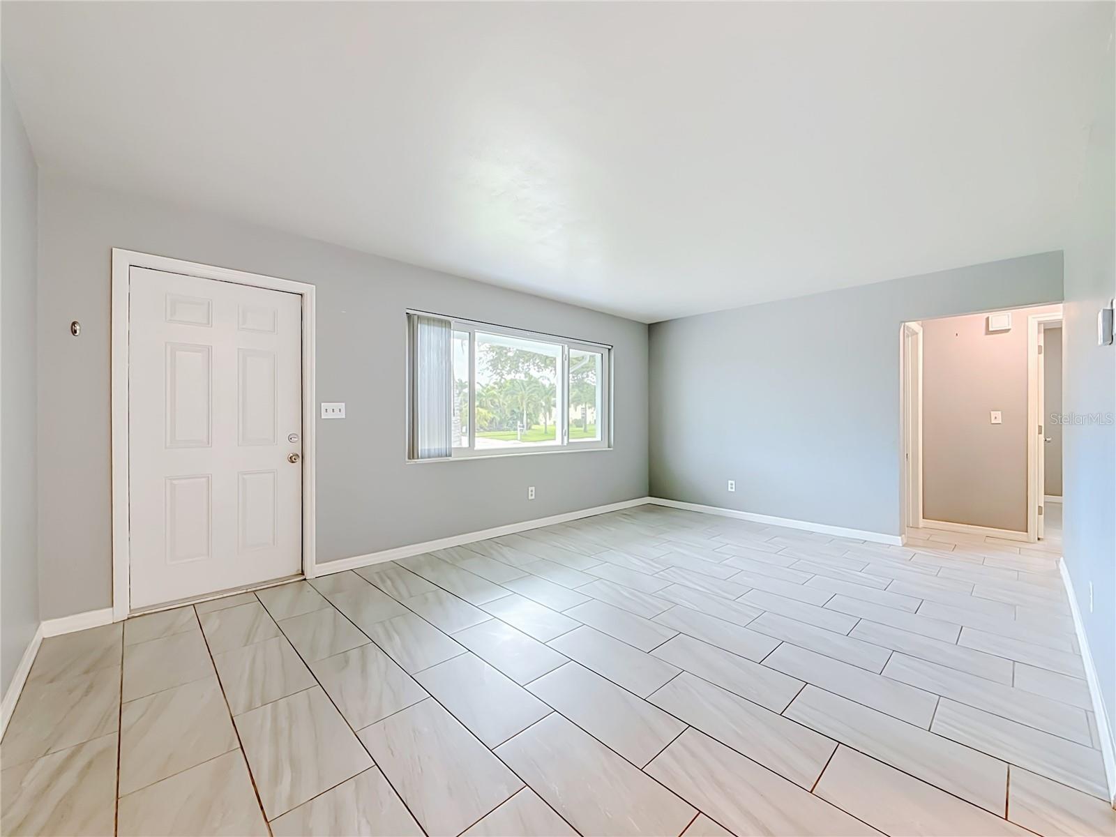 890 7th, Largo, FL 33770