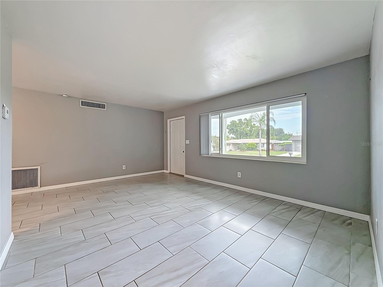 890 7th, Largo, FL 33770