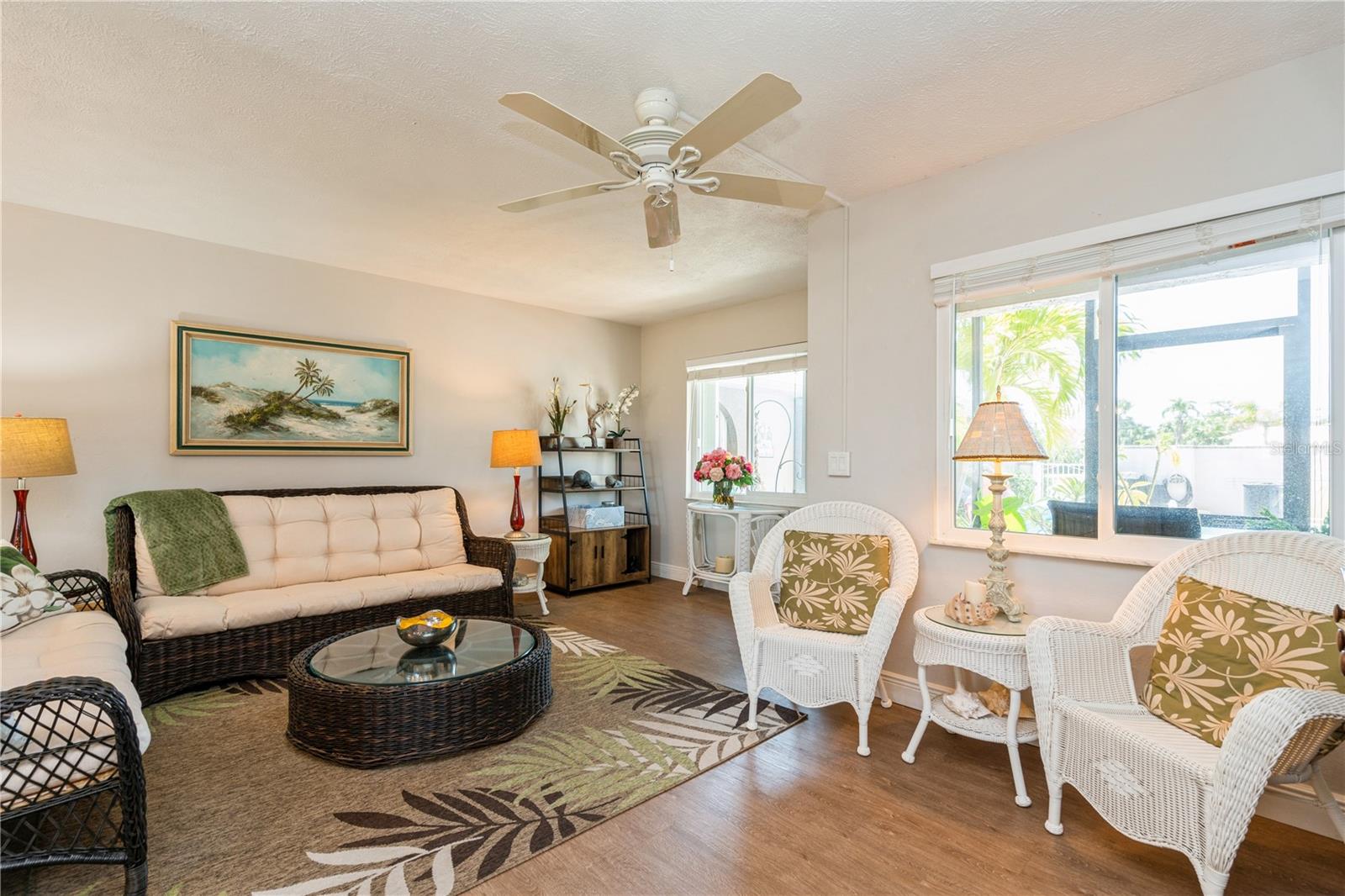 527 Cape Coral Unit 4, Cape Coral, FL 33914