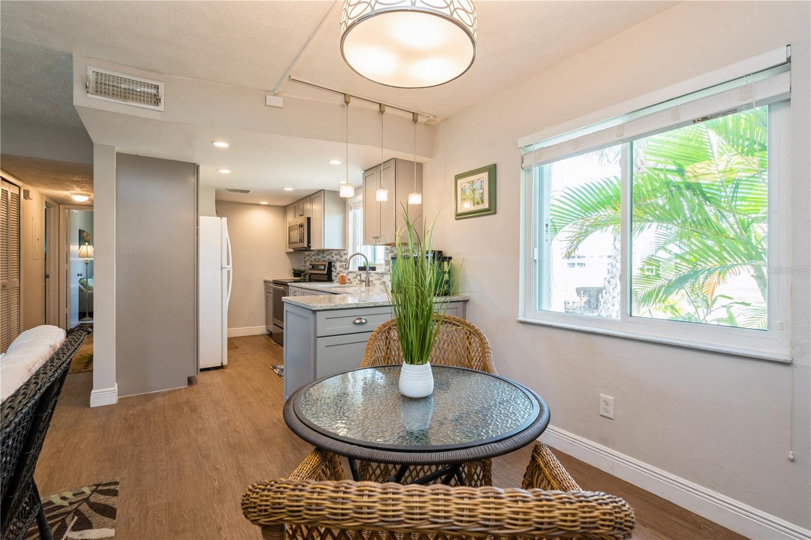 527 Cape Coral Unit 4, Cape Coral, FL 33914