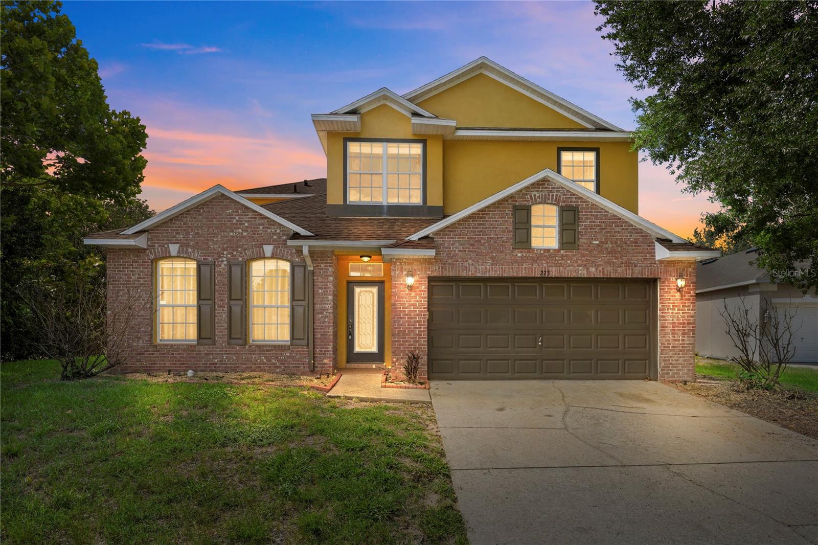 223 Largovista Dr., Oakland, FL 34787