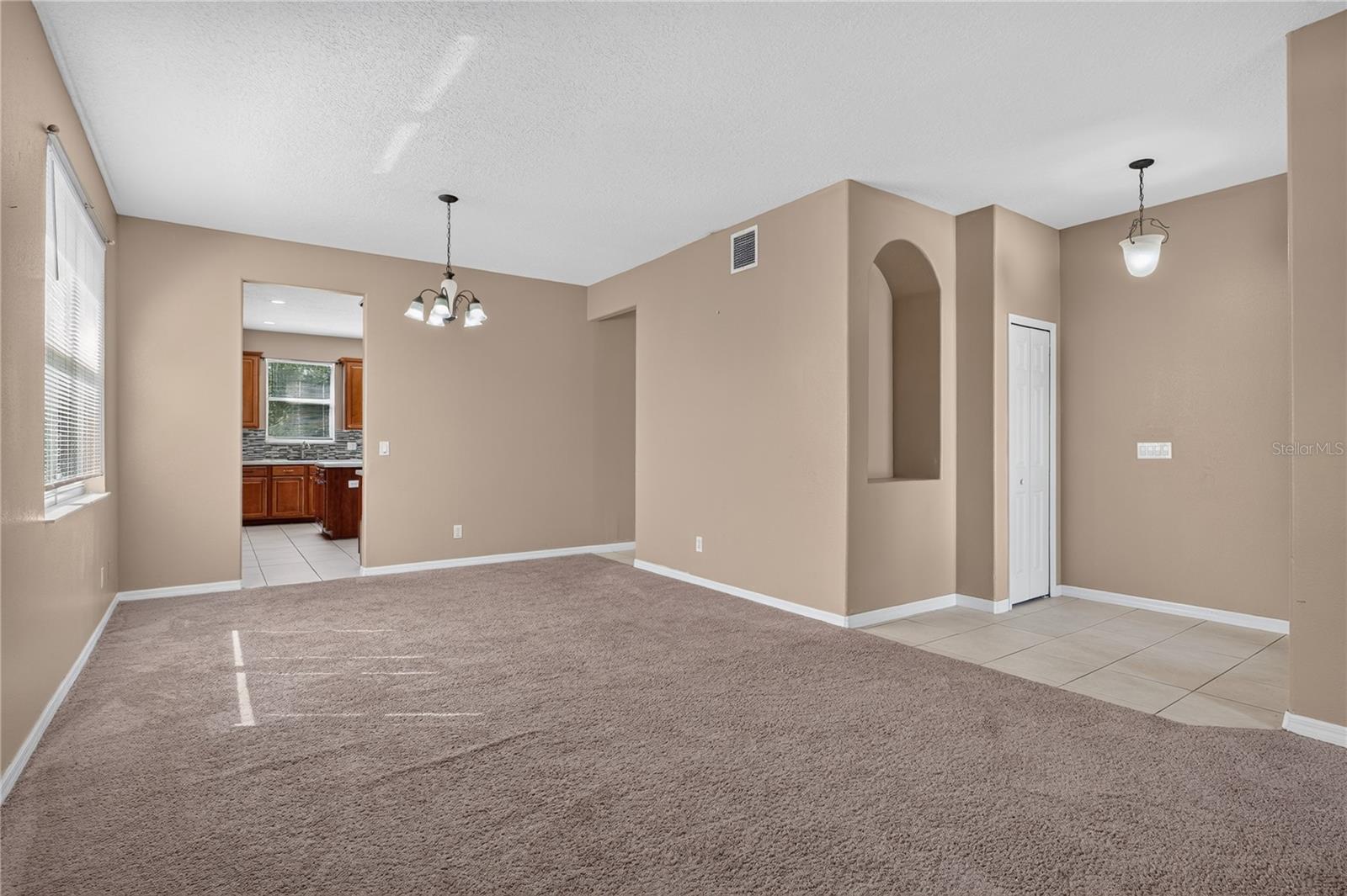 223 Largovista Dr., Oakland, FL 34787