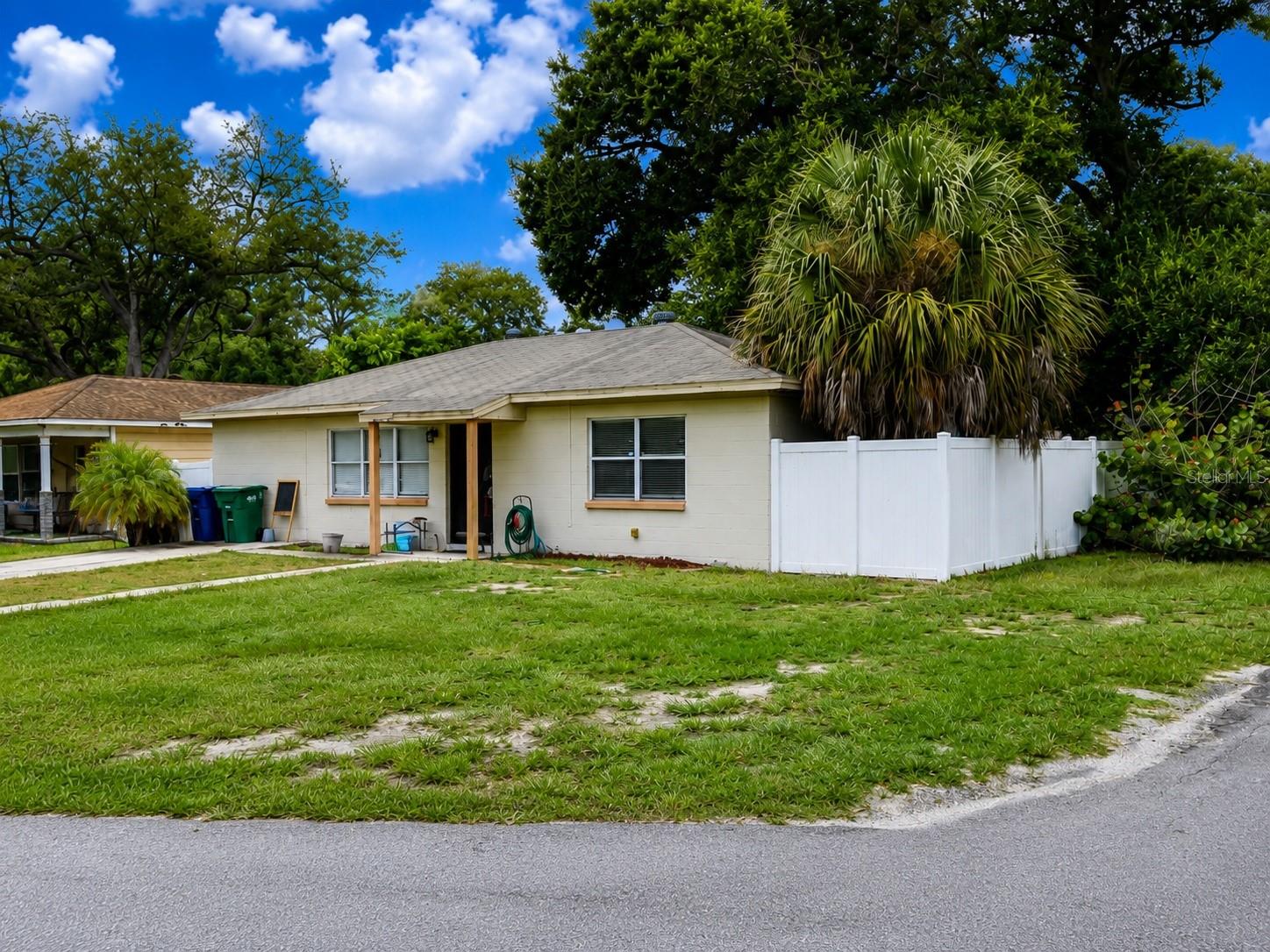 712 Castle, Tampa, FL 33612