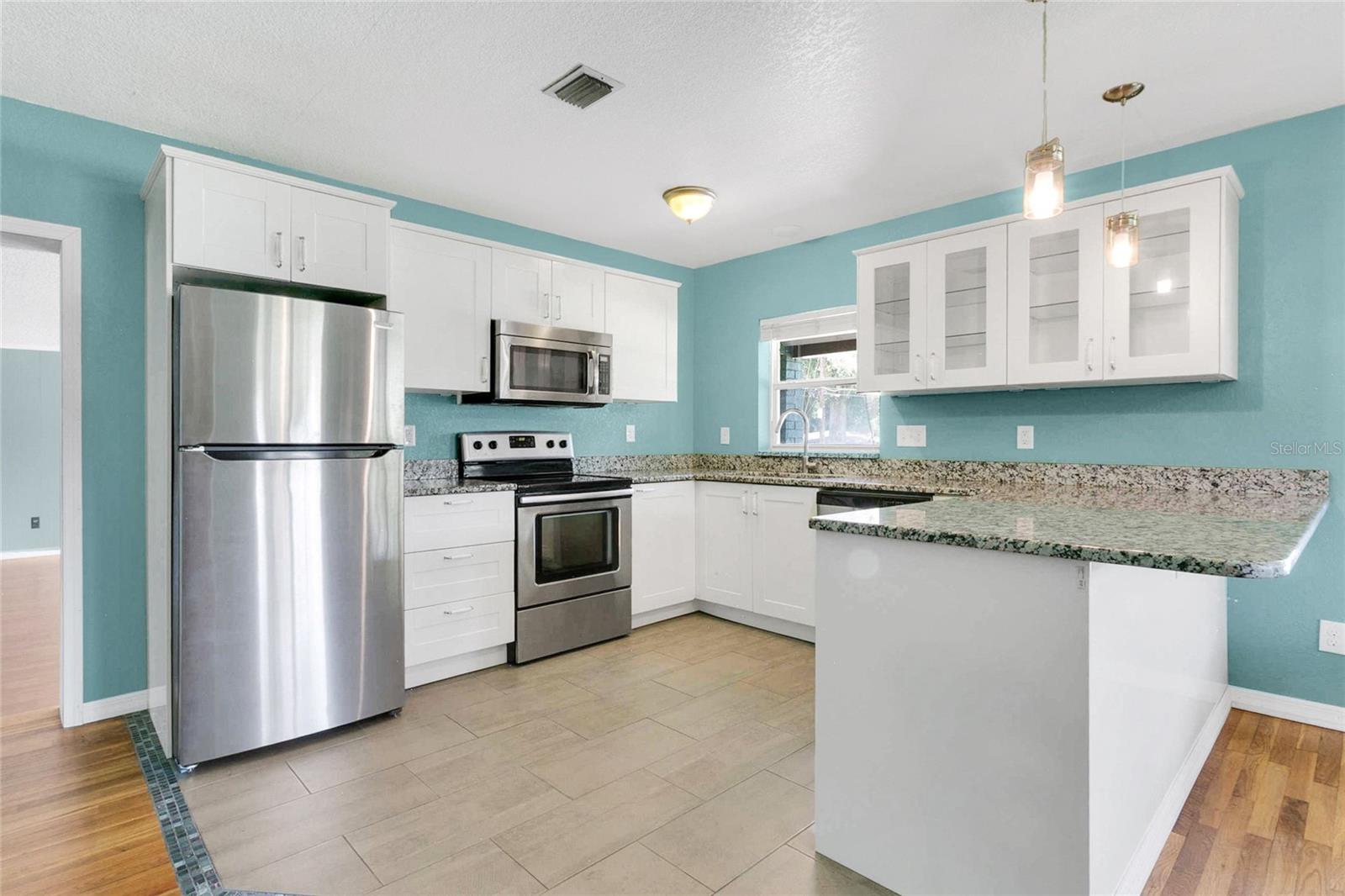 2418 Jersey, Orlando, FL 32806