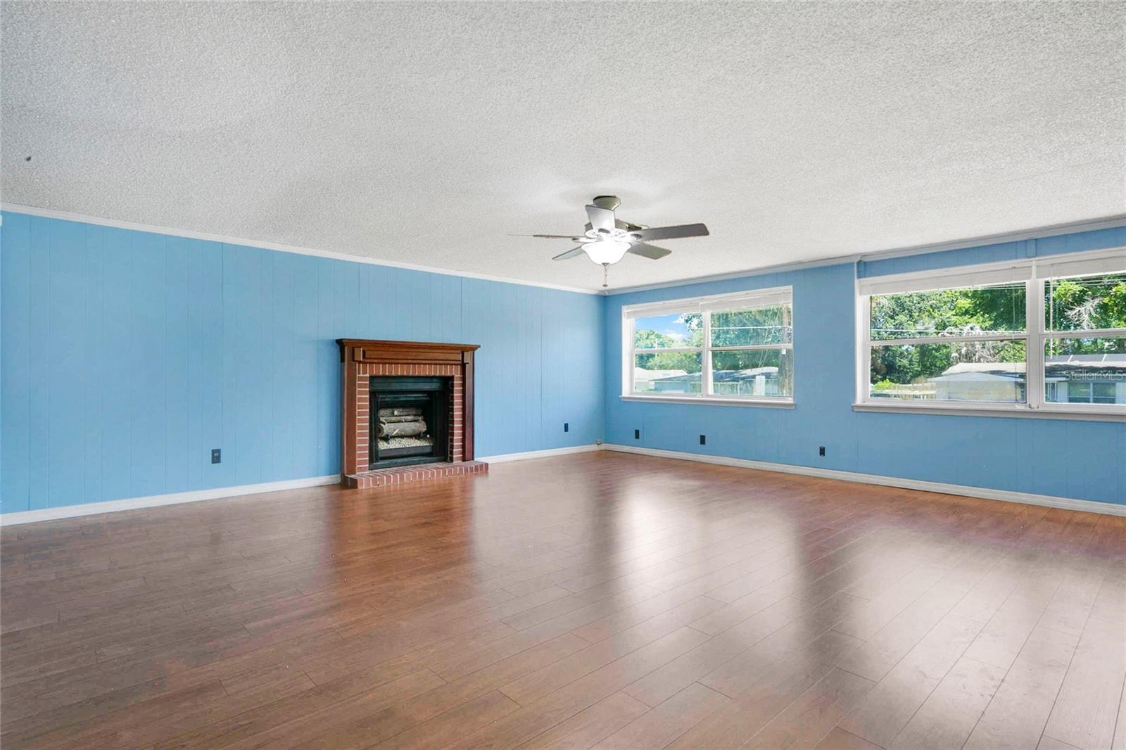 2418 Jersey, Orlando, FL 32806