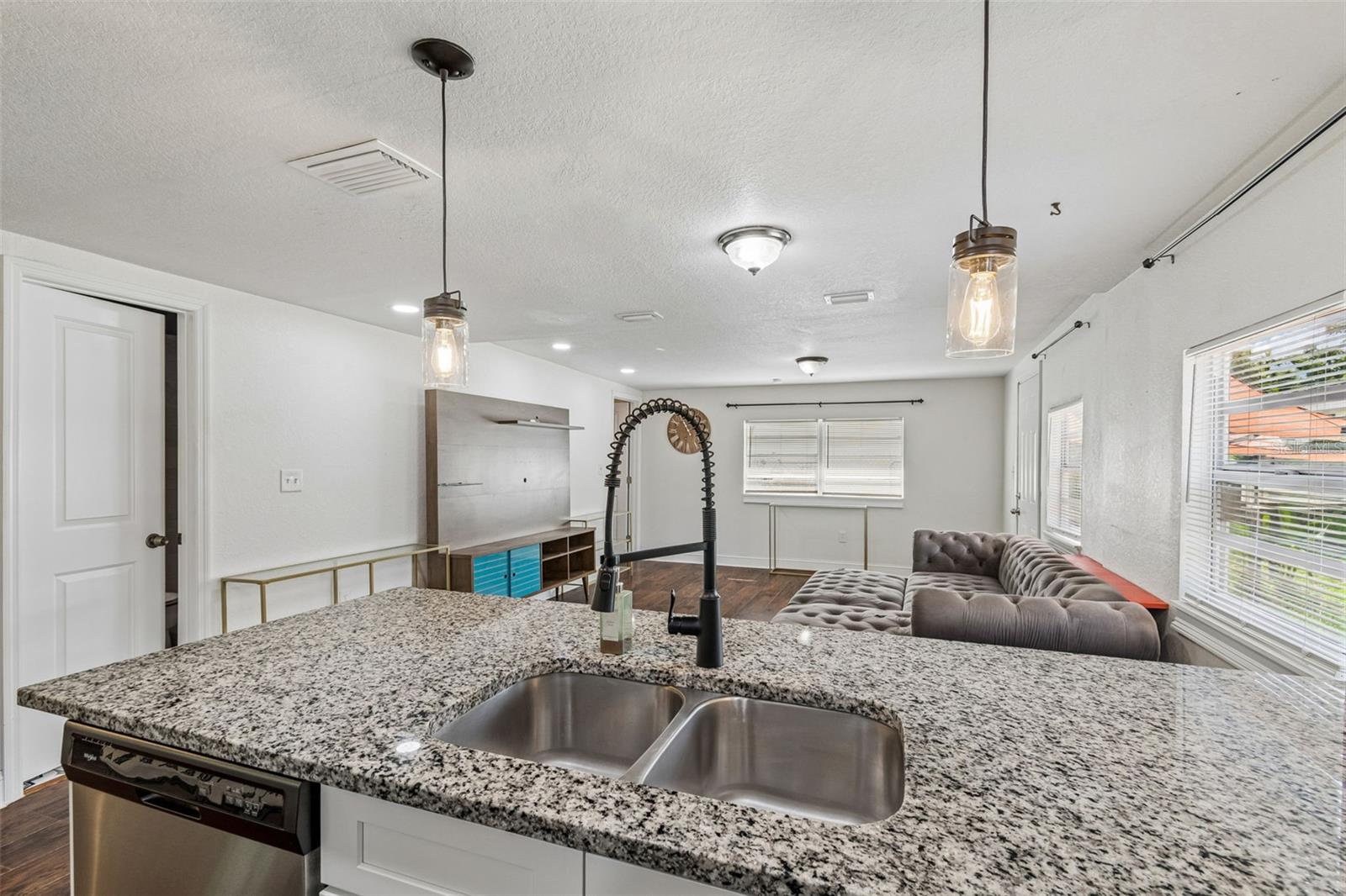 1202 Annie, Tampa, FL 33612