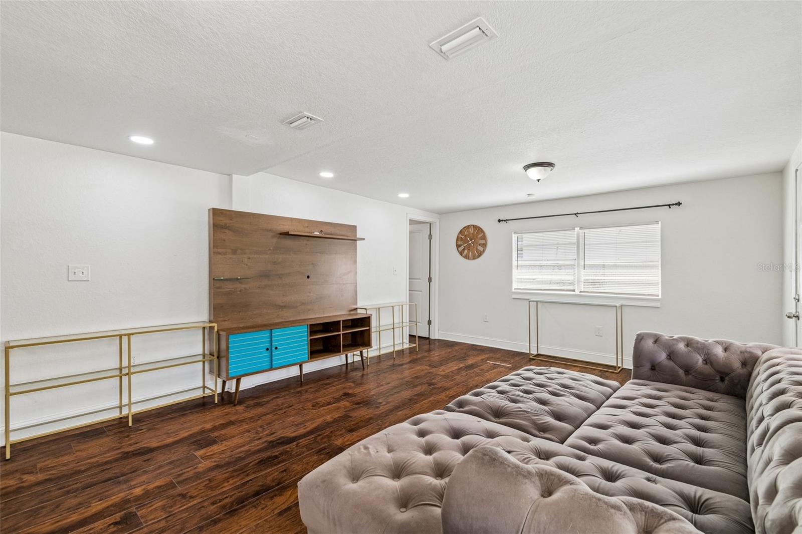 1202 Annie, Tampa, FL 33612