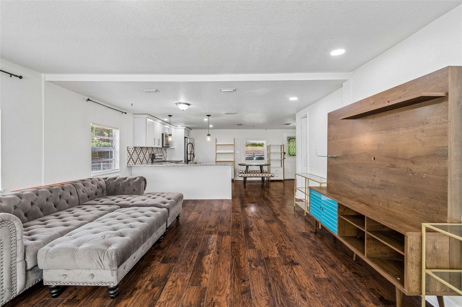1202 Annie, Tampa, FL 33612