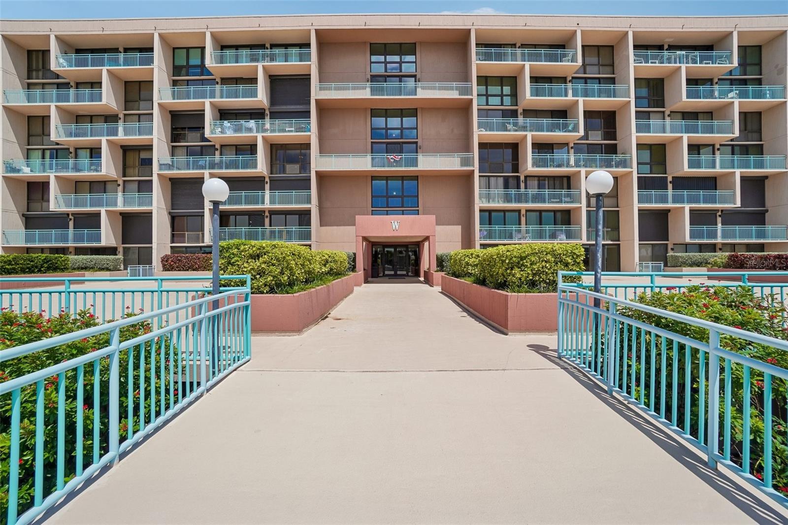 1 Key Capri Unit 406w, St Petersburg, FL 33706