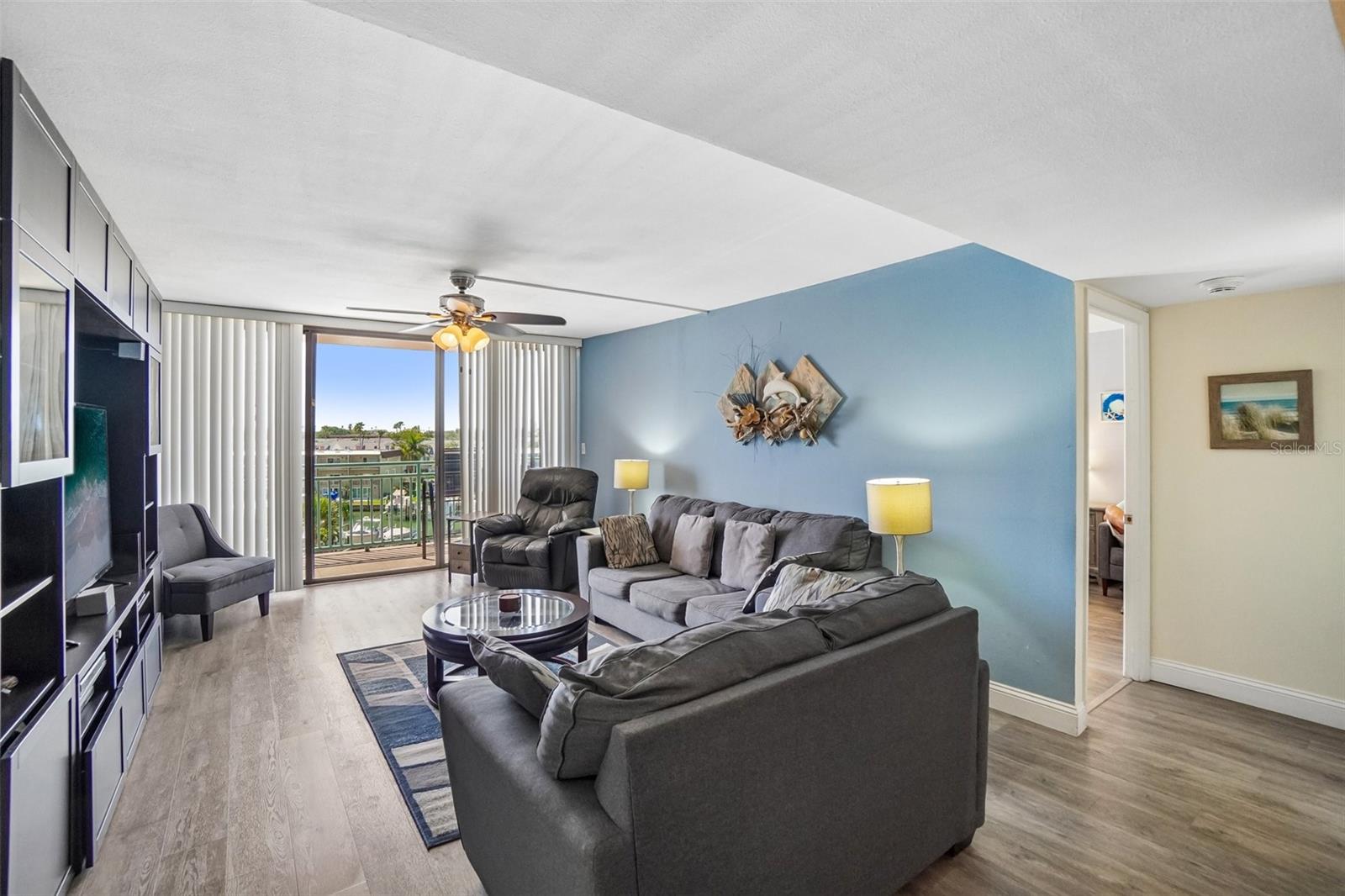 1 Key Capri Unit 406w, St Petersburg, FL 33706