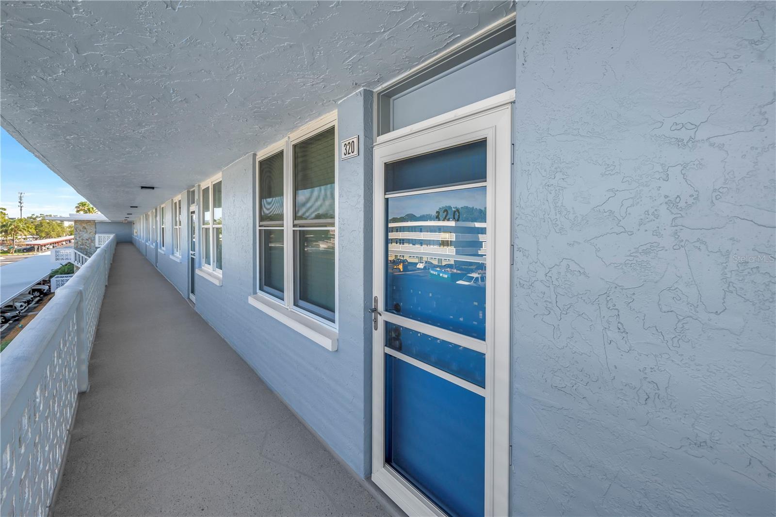 4715 Bay Unit 320, St Petersburg, FL 33703