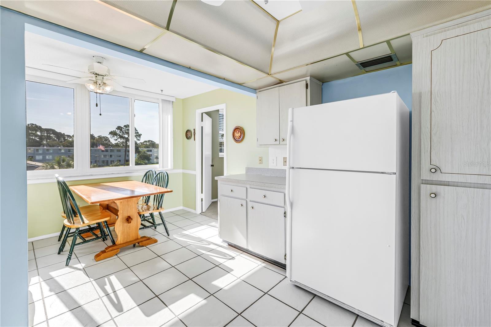 4715 Bay Unit 320, St Petersburg, FL 33703