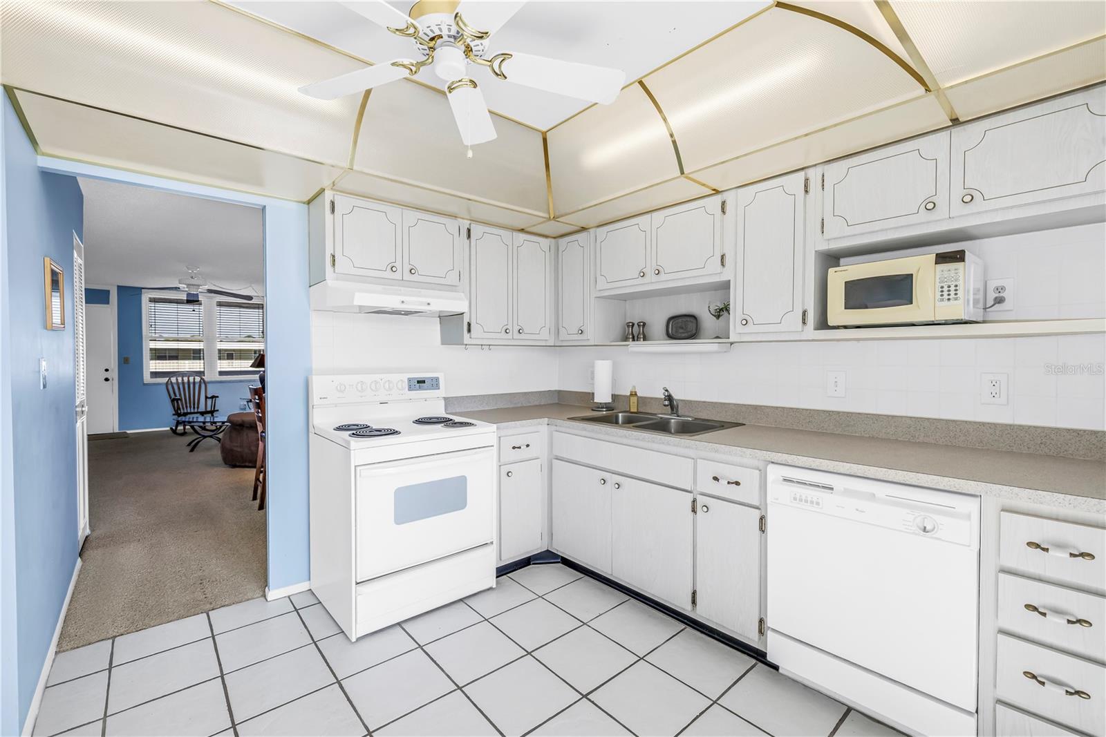4715 Bay Unit 320, St Petersburg, FL 33703