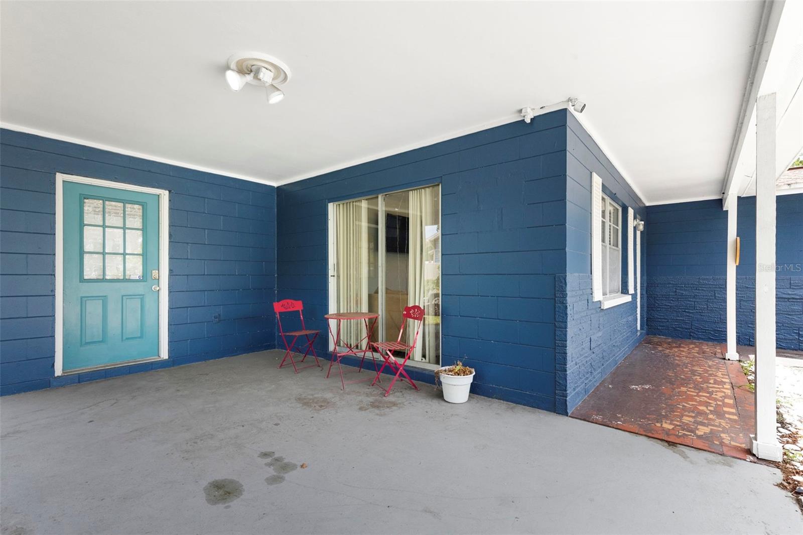 1218 New Orleans, Tampa, FL 33603