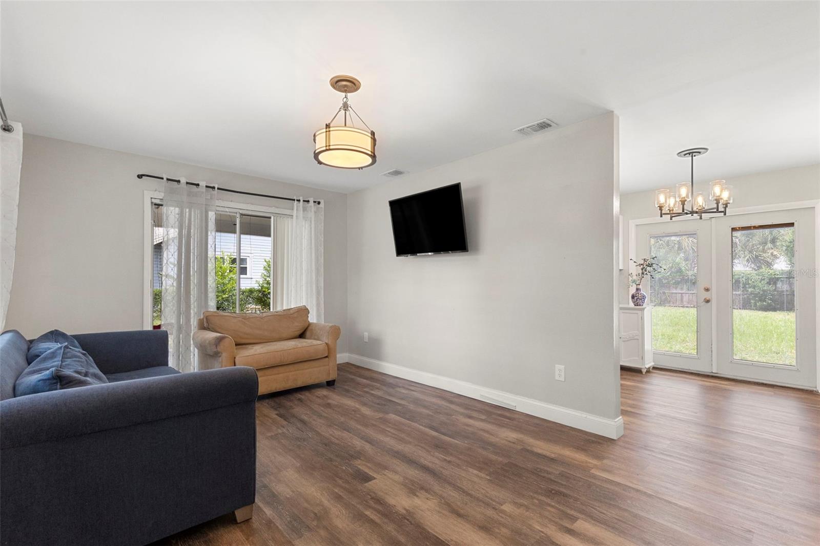 1218 New Orleans, Tampa, FL 33603