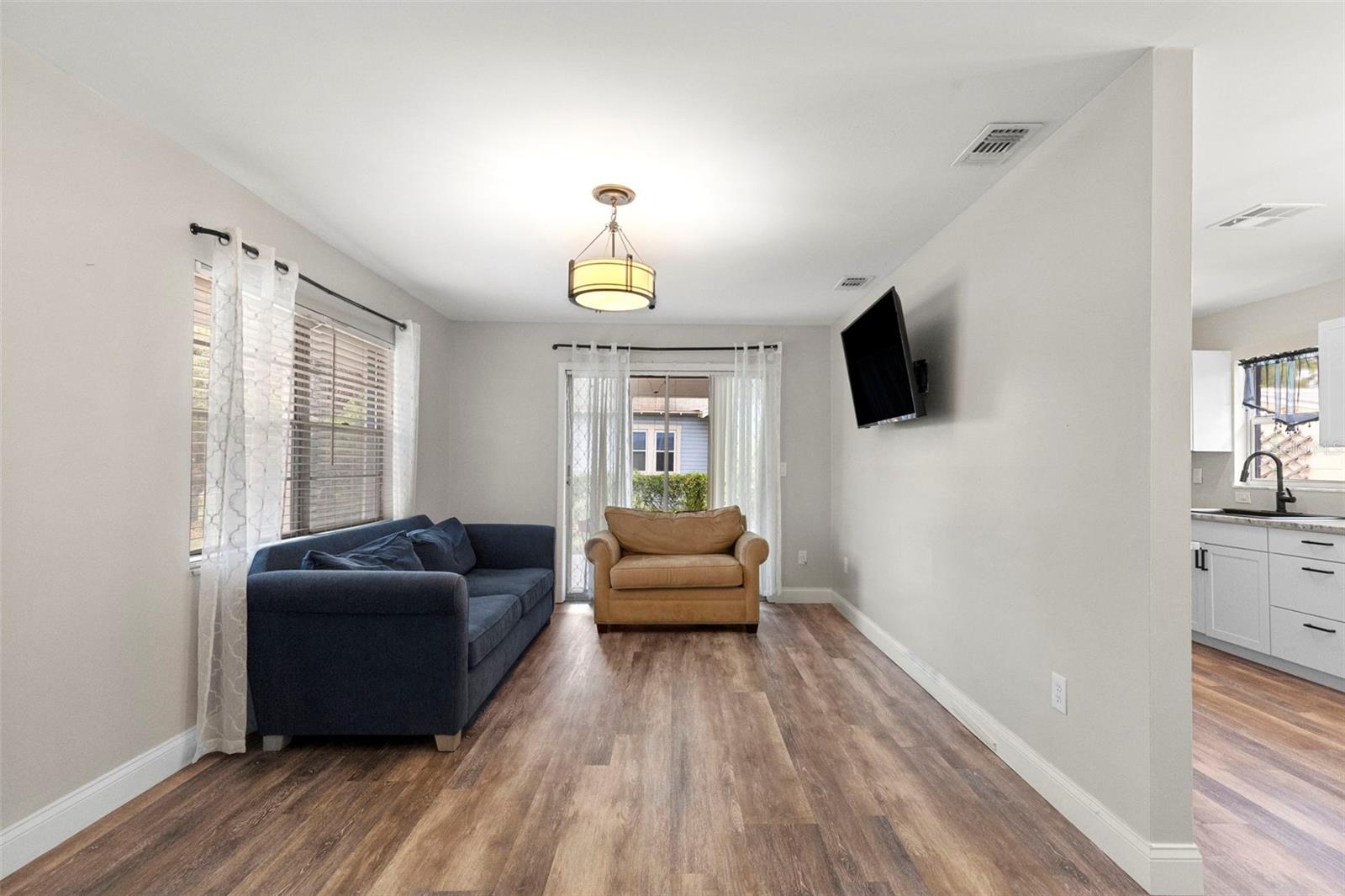 1218 New Orleans, Tampa, FL 33603