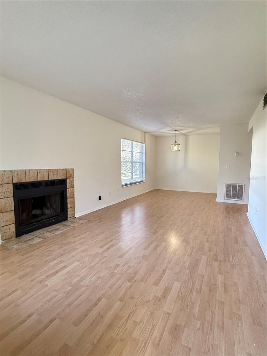 14308 Hanging Moss Unit 102, Tampa, FL 33613