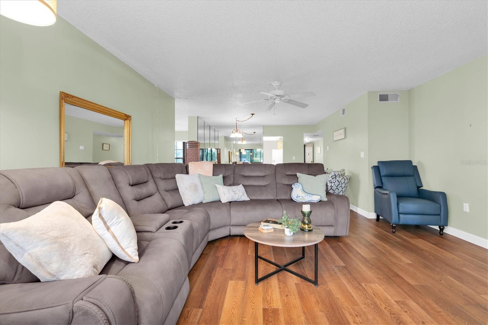 19029 Us Highway 19 Unit 26-208, Clearwater, FL 33764