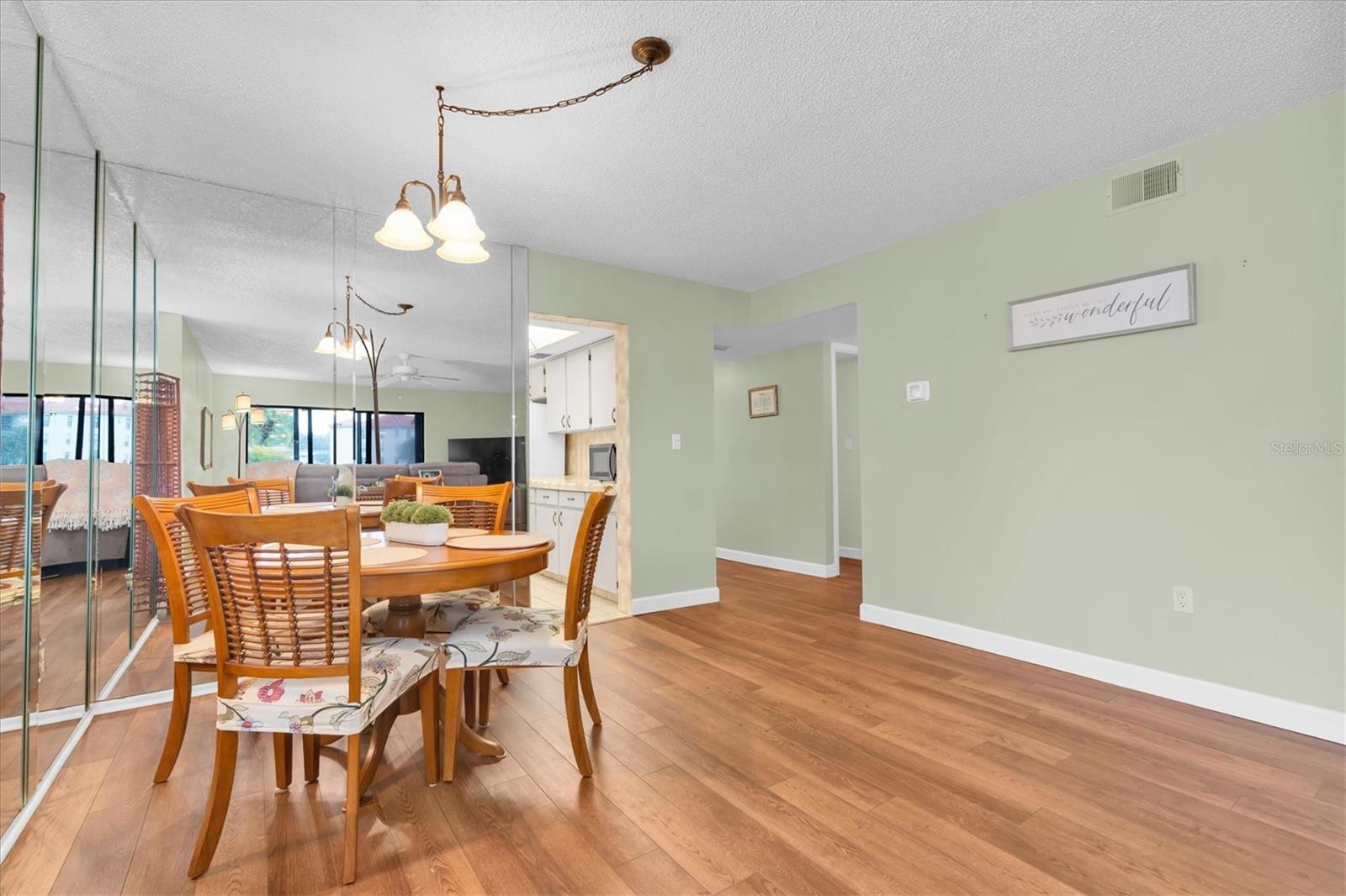 19029 Us Highway 19 Unit 26-208, Clearwater, FL 33764