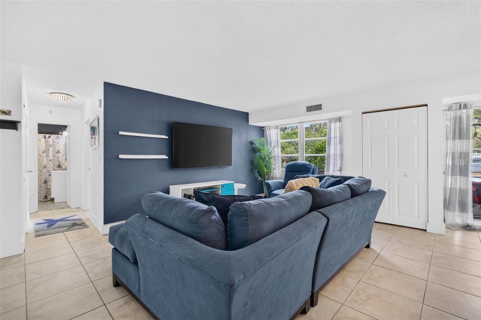 3315 58th Unit 105, St Petersburg, FL 33712