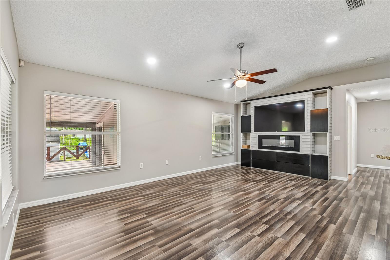 1965 Alameda, Deltona, FL 32738