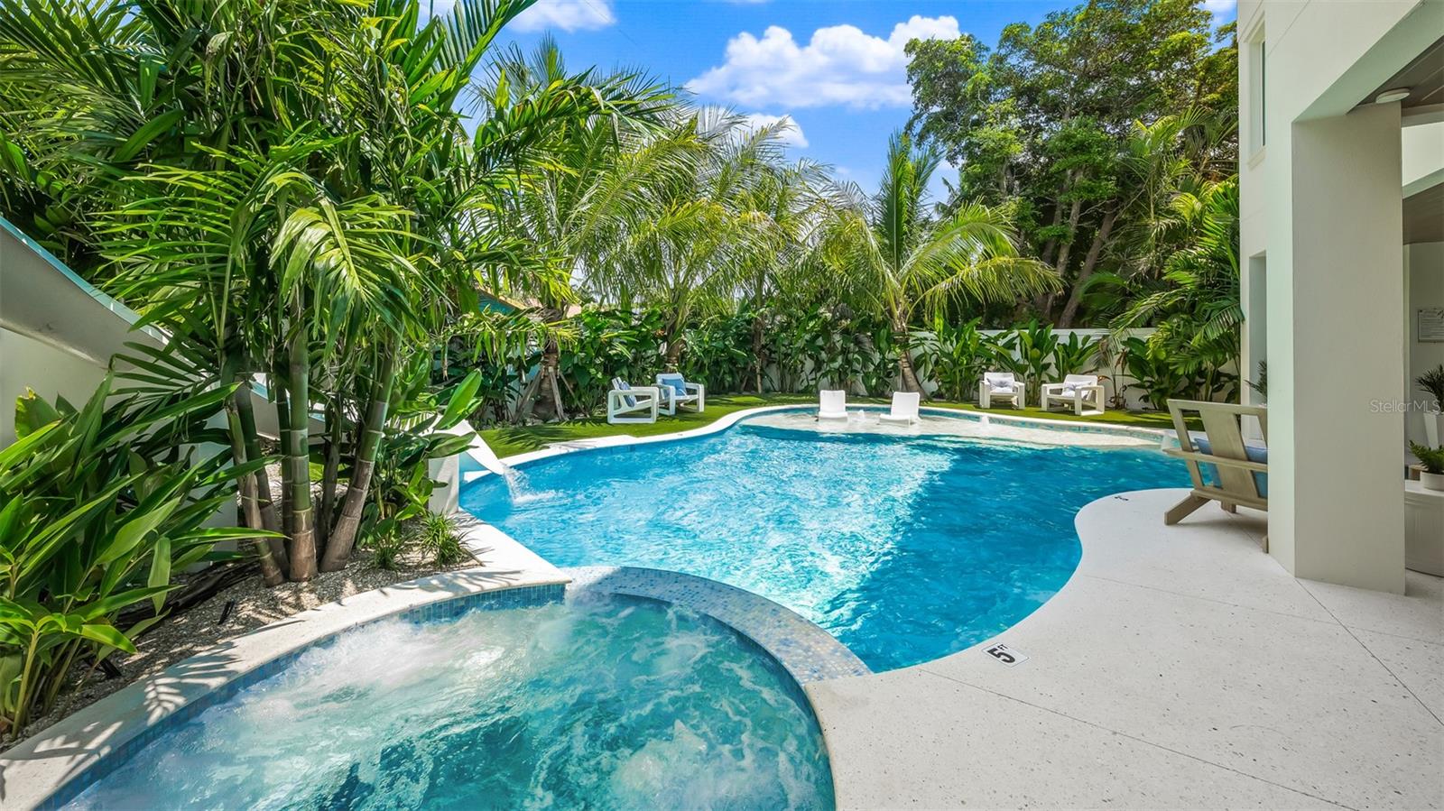 161 Tyler, Sarasota, FL 34236