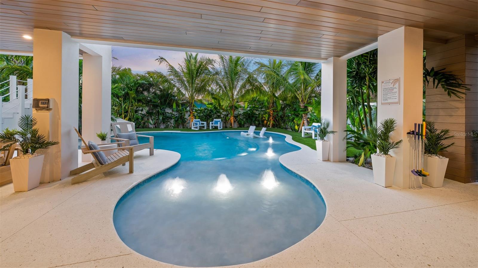 161 Tyler, Sarasota, FL 34236