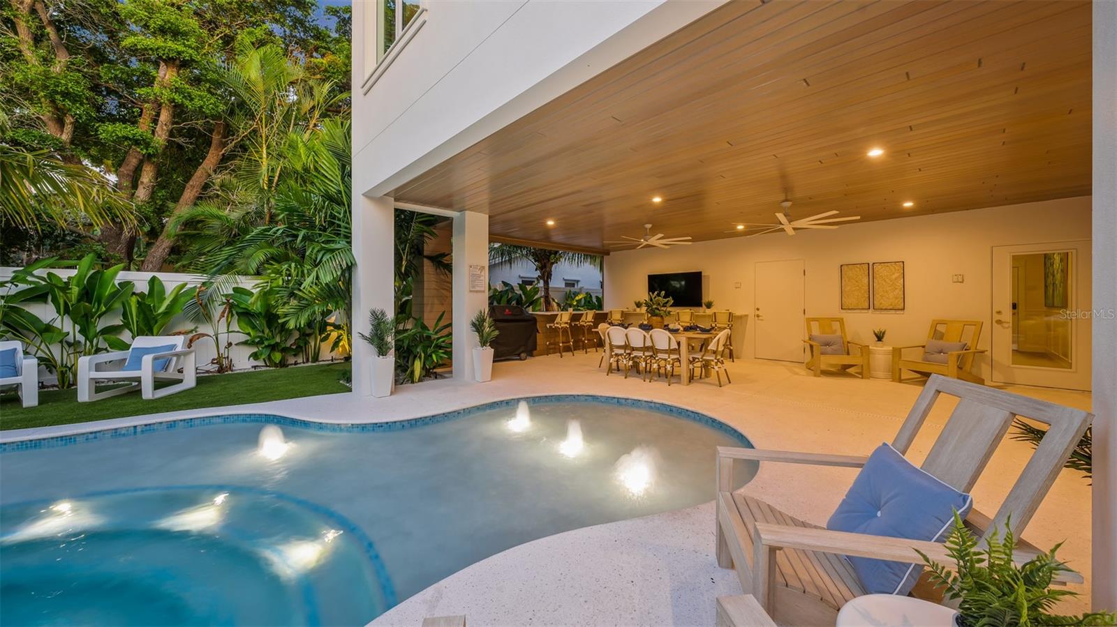 161 Tyler, Sarasota, FL 34236
