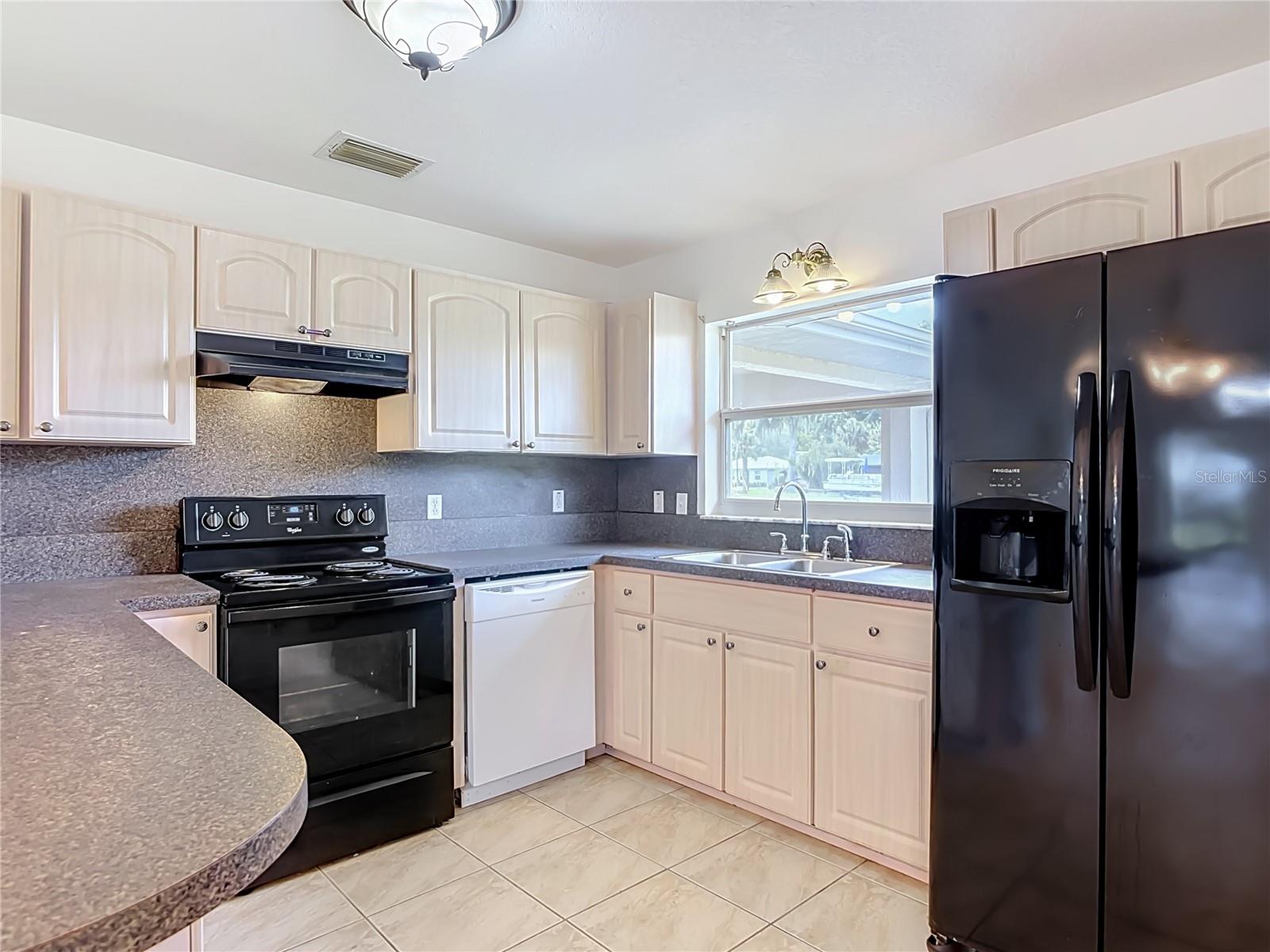 30620 95th, Fort Mc Coy, FL 32134