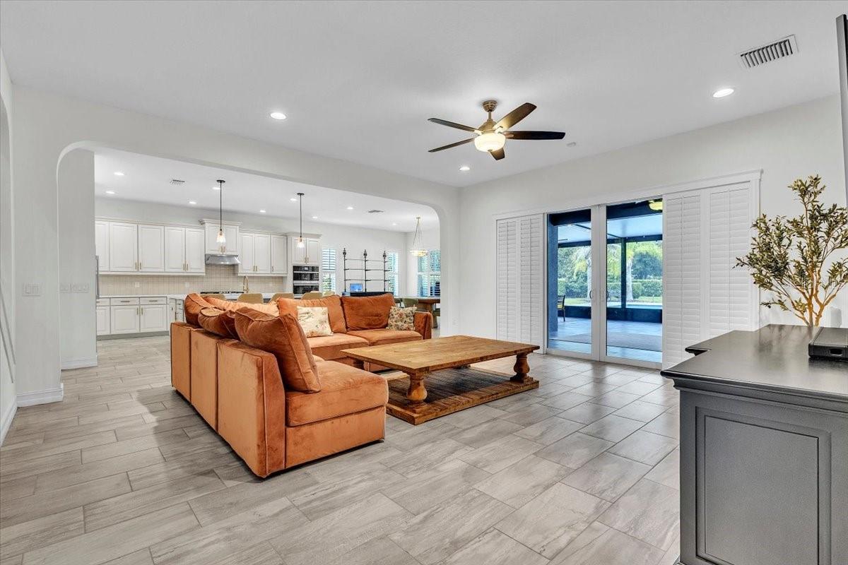 17923 Barn Close, Lutz, FL 33559