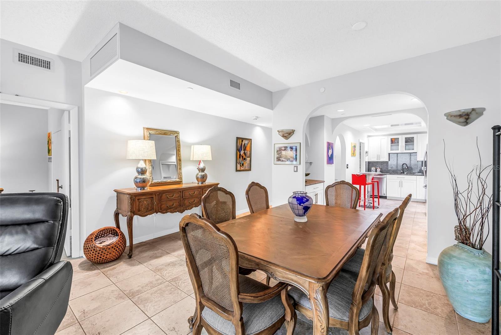 1 Beach Unit 1907, St Petersburg, FL 33701
