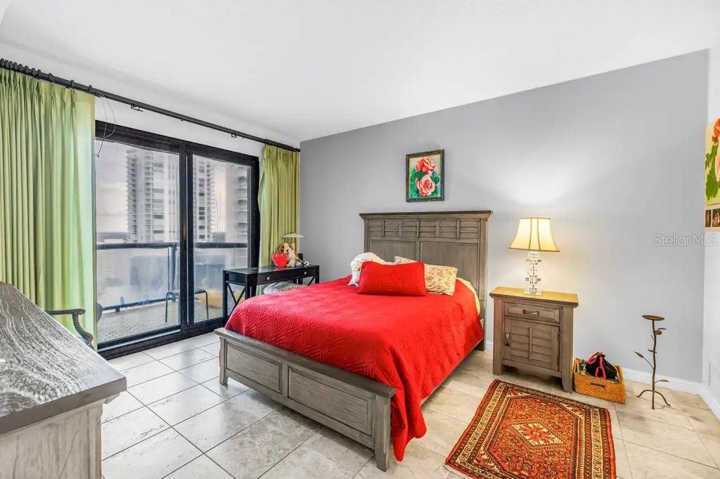 1 Beach Unit 1907, St Petersburg, FL 33701