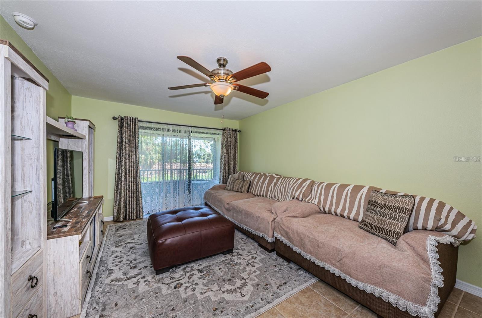 2117 Lakewood Club Unit 7k, St Petersburg, FL 33712