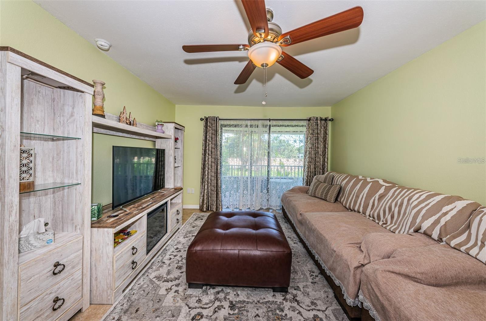 2117 Lakewood Club Unit 7k, St Petersburg, FL 33712