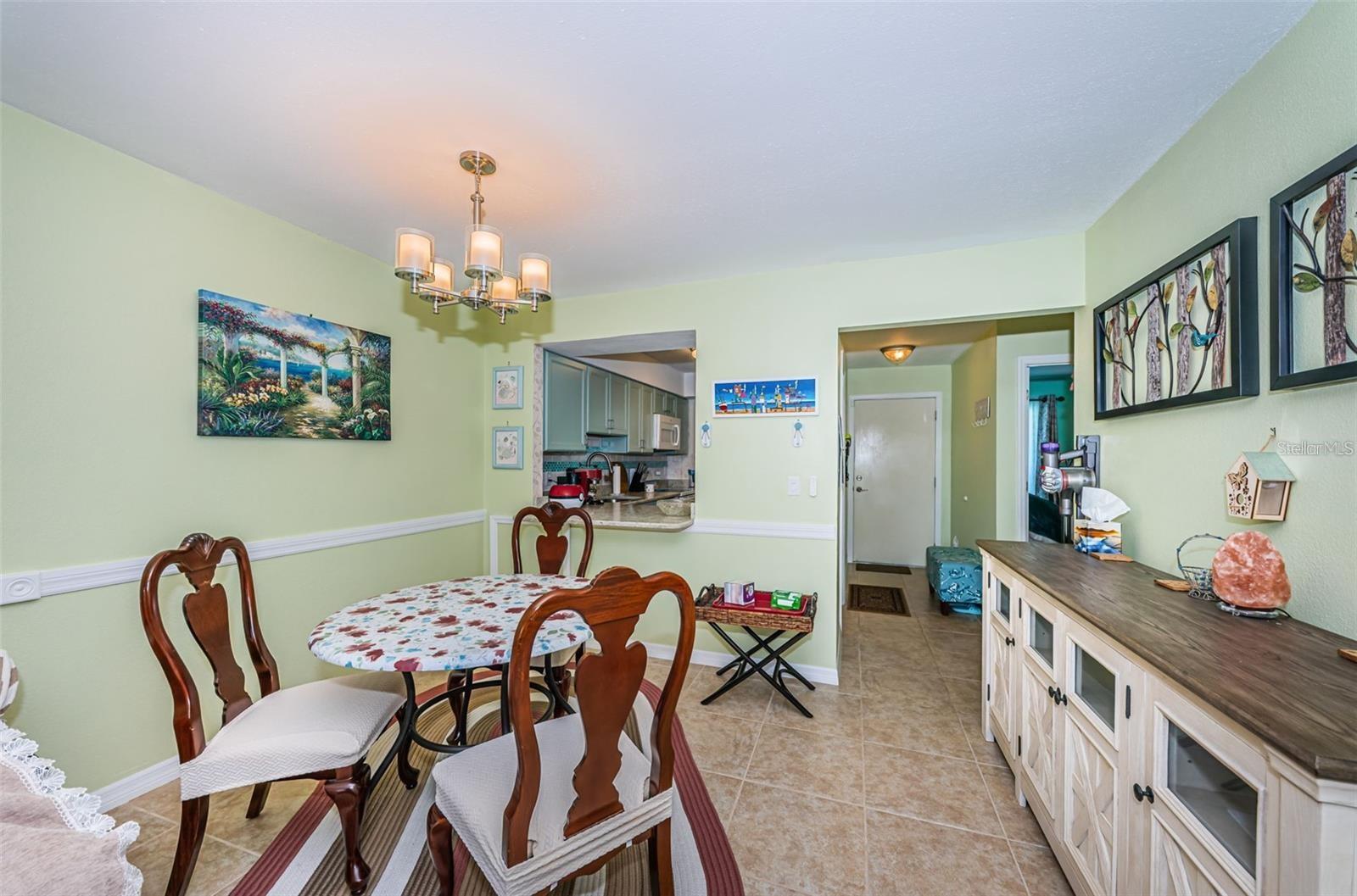 2117 Lakewood Club Unit 7k, St Petersburg, FL 33712