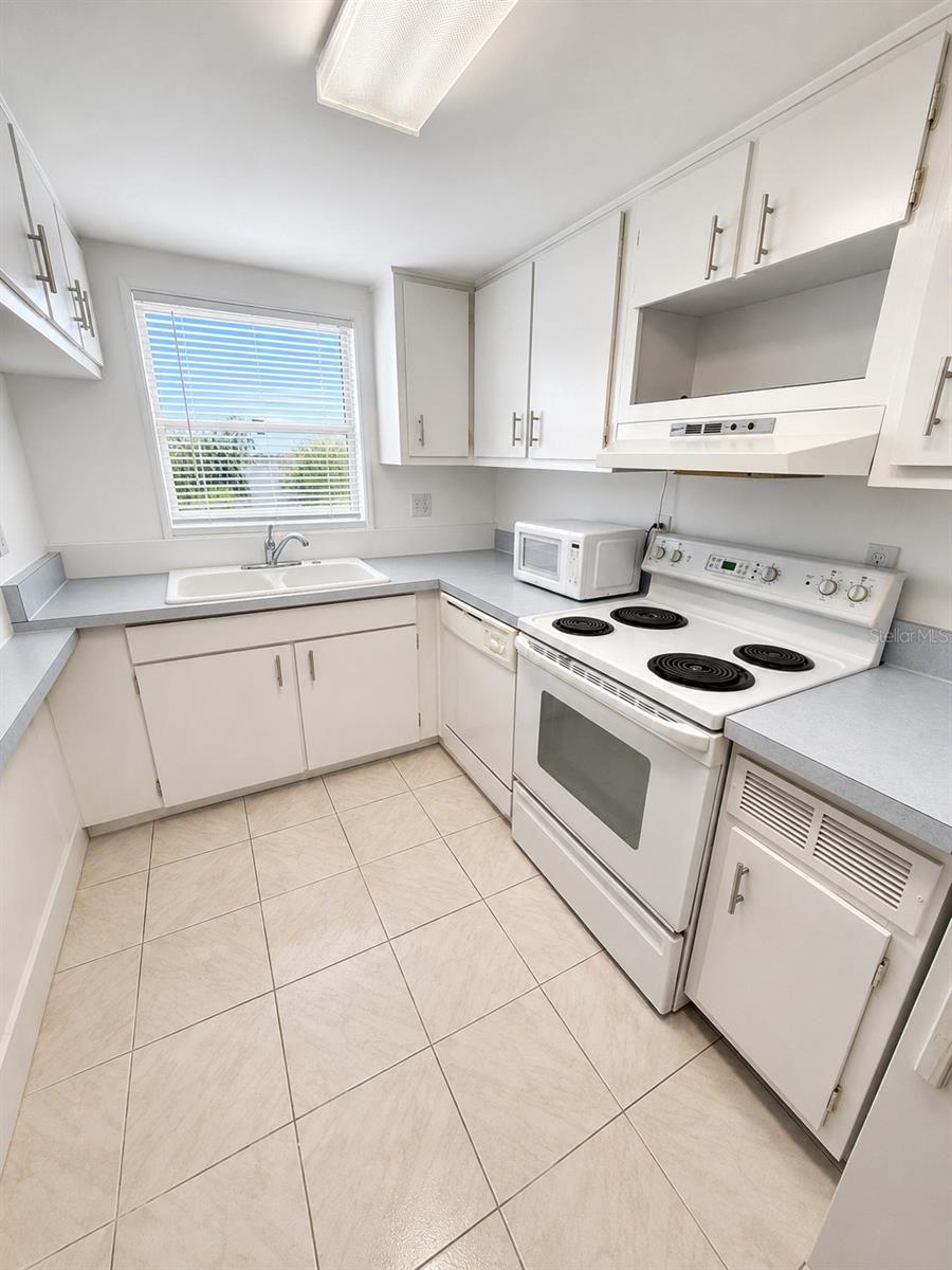 7701 Starkey Unit 239, Seminole, FL 33777