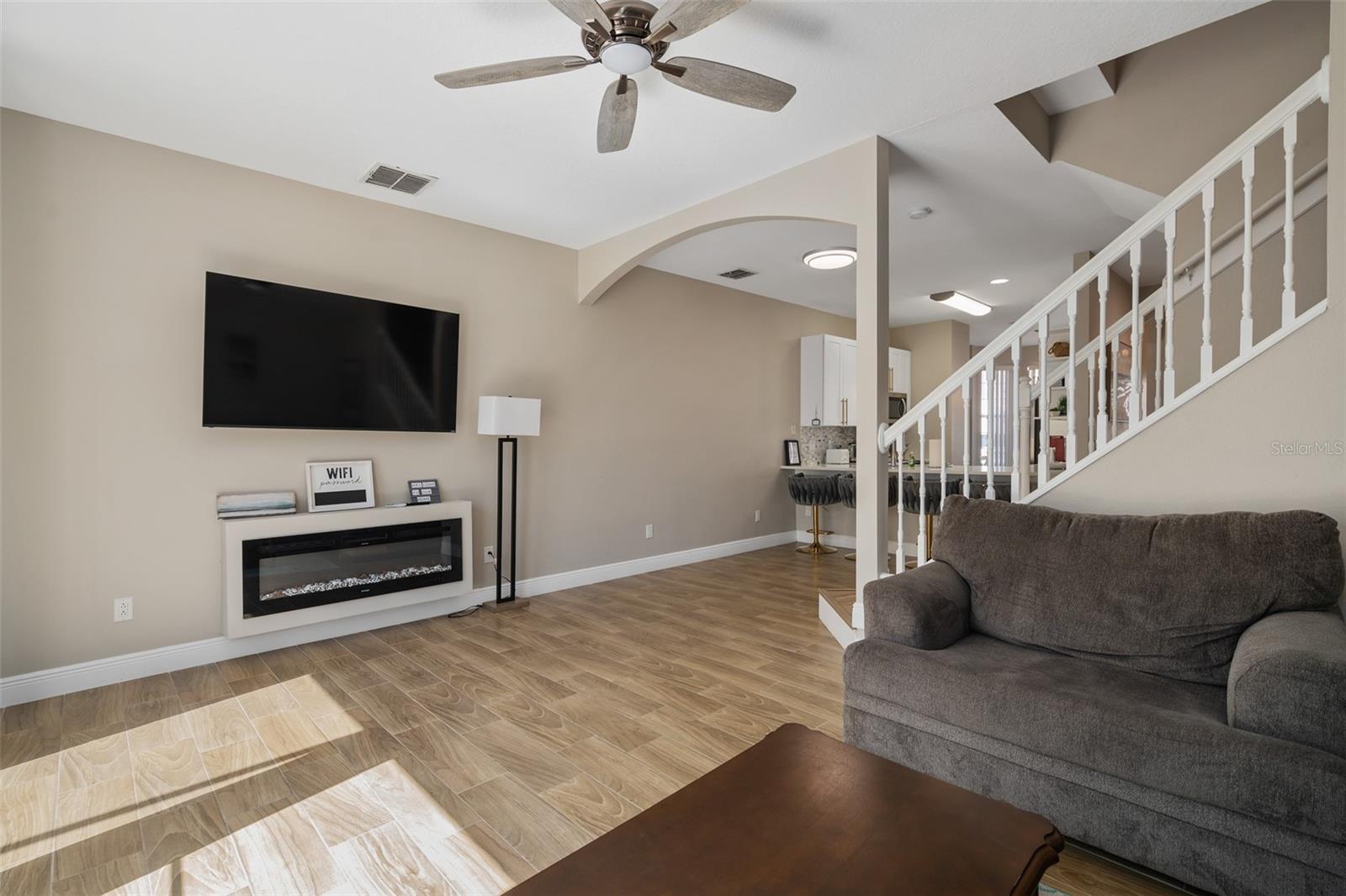1204 S Beach Cir, Kissimmee, FL 34746