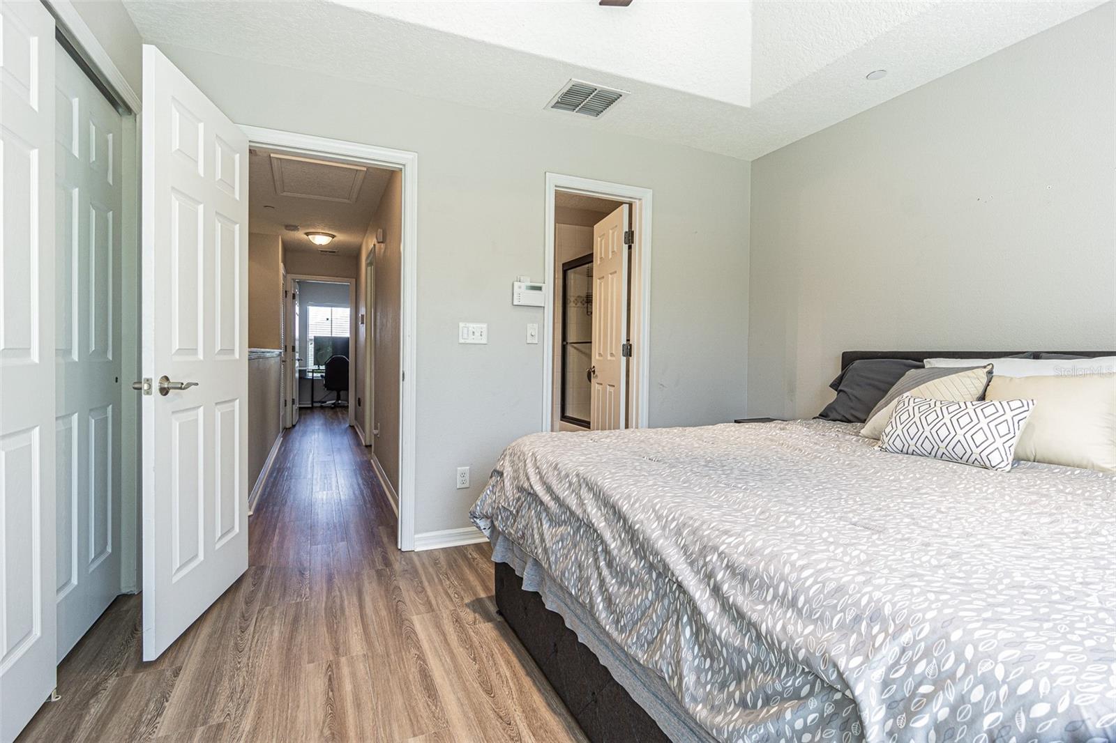 526 Wheaton Trent, Tampa, FL 33619
