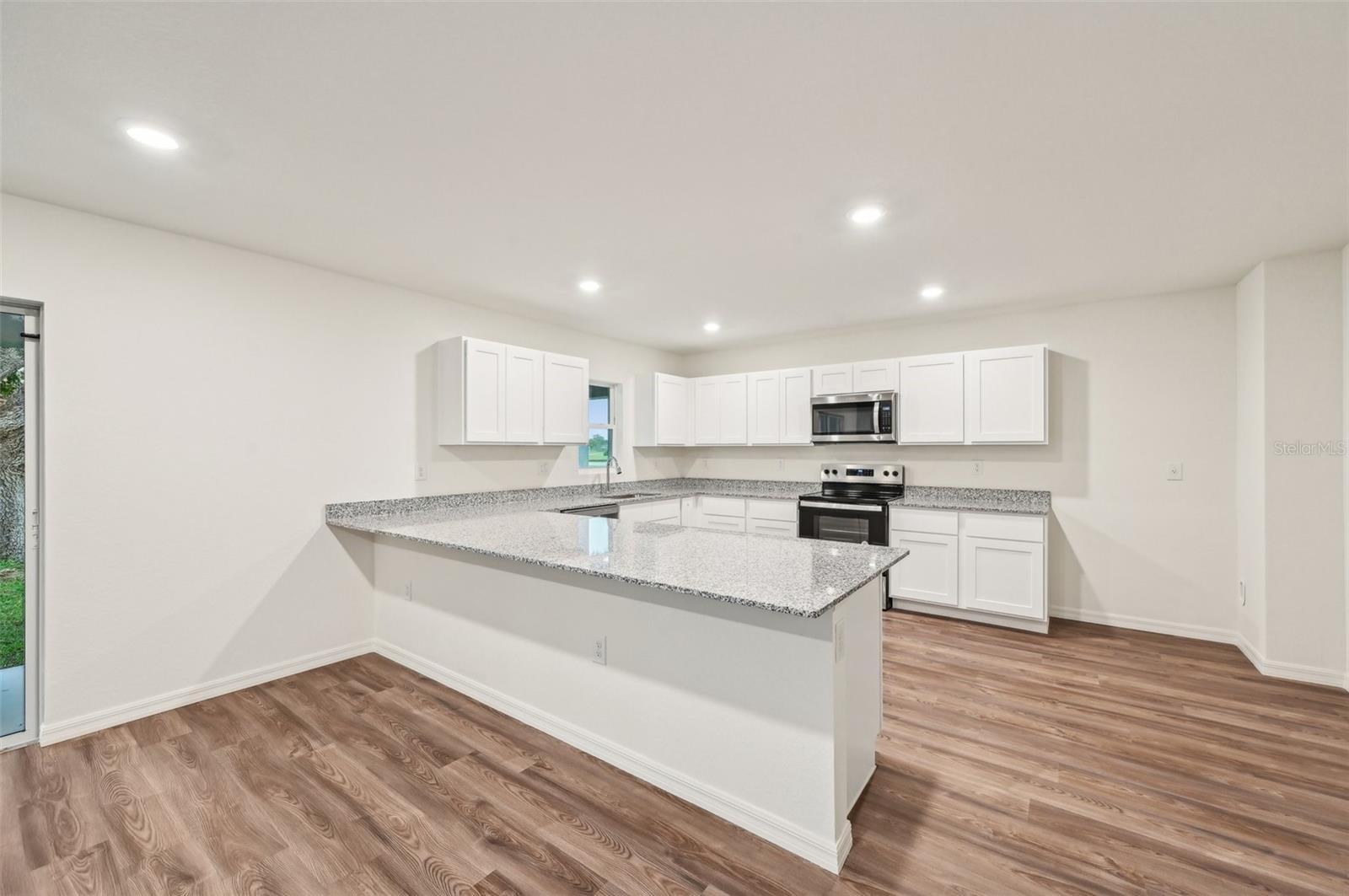11342 Telephone, Weeki Wachee, FL 34614