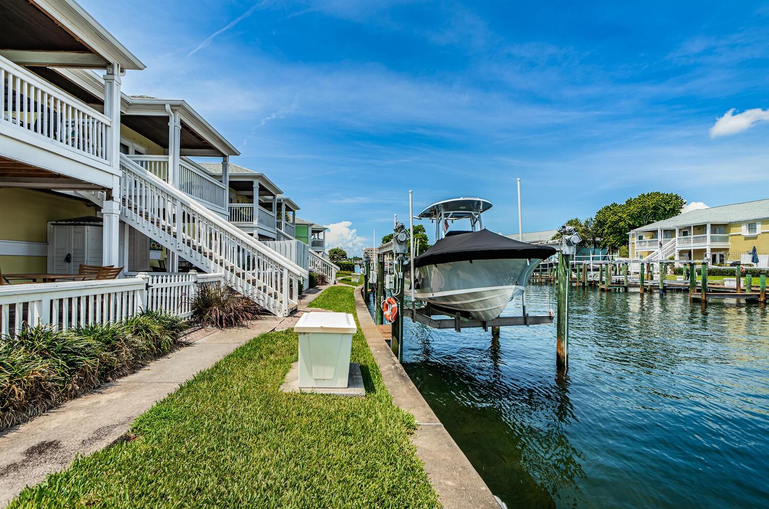 5215 Coquina Key Unit B, St Petersburg, FL 33705