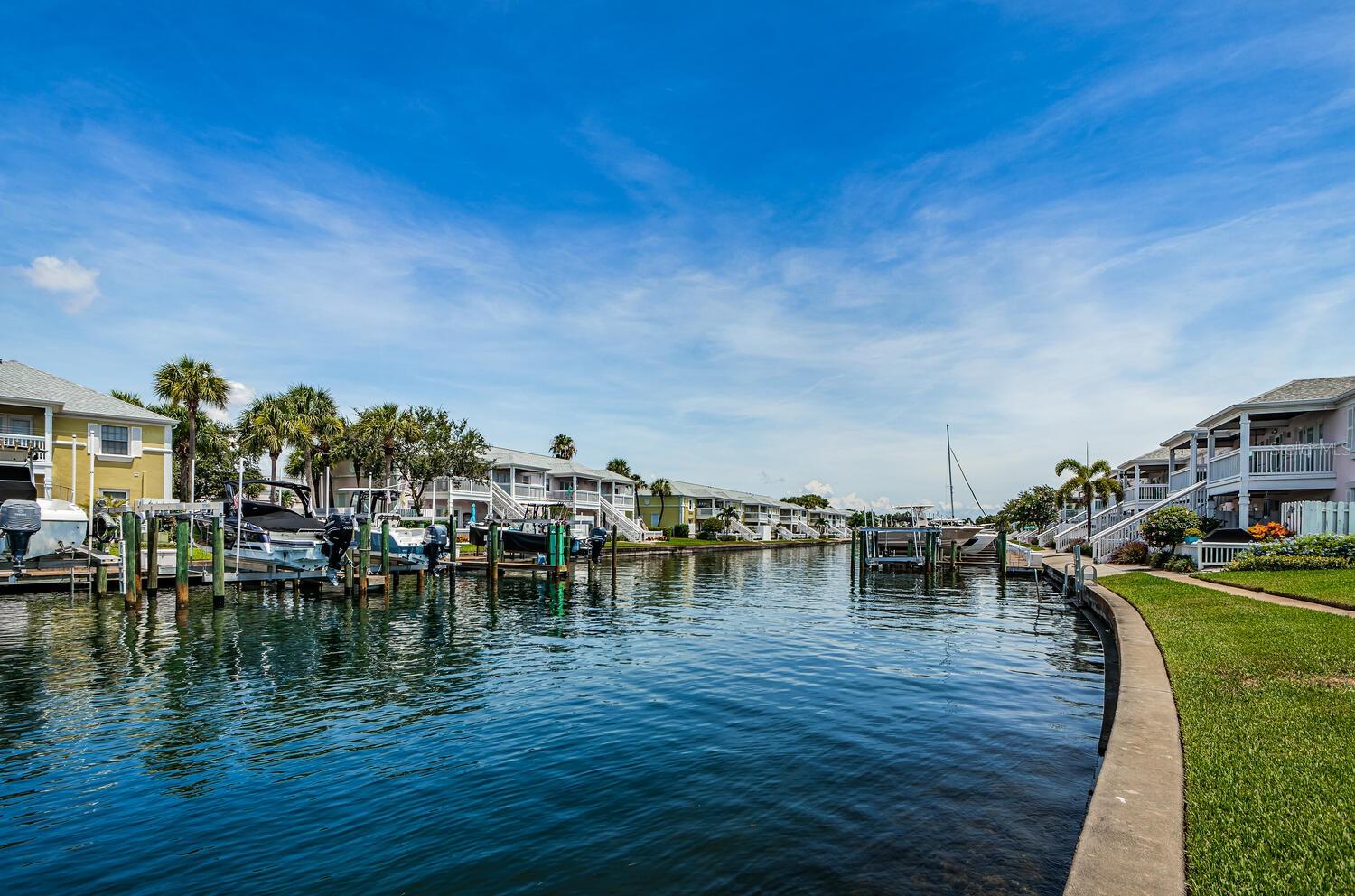 5215 Coquina Key Unit B, St Petersburg, FL 33705