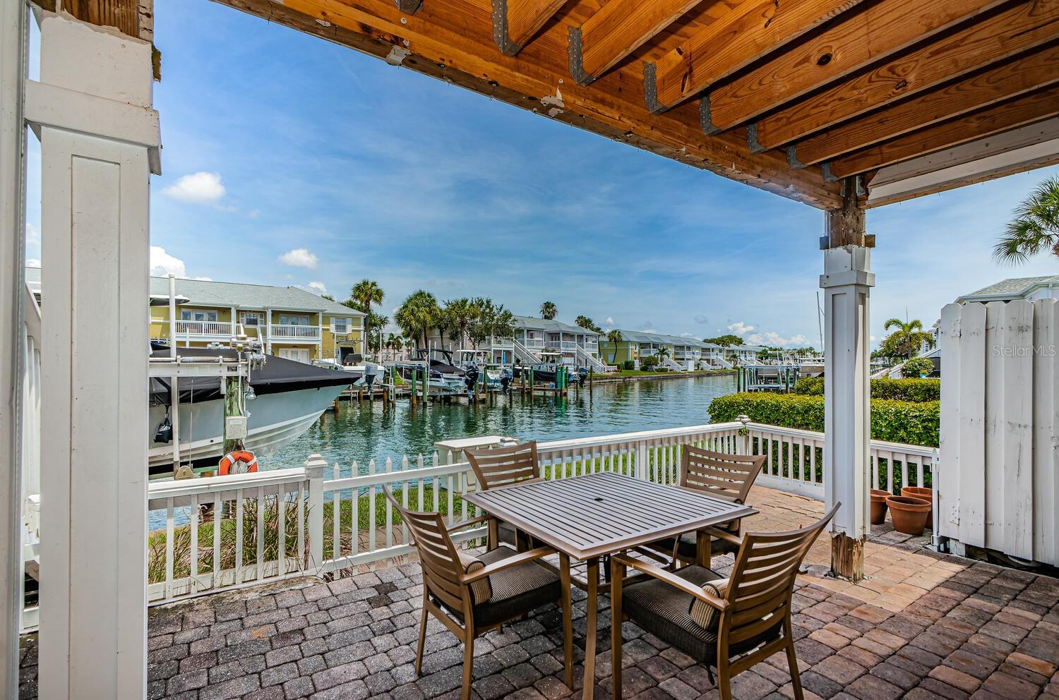 5215 Coquina Key Unit B, St Petersburg, FL 33705