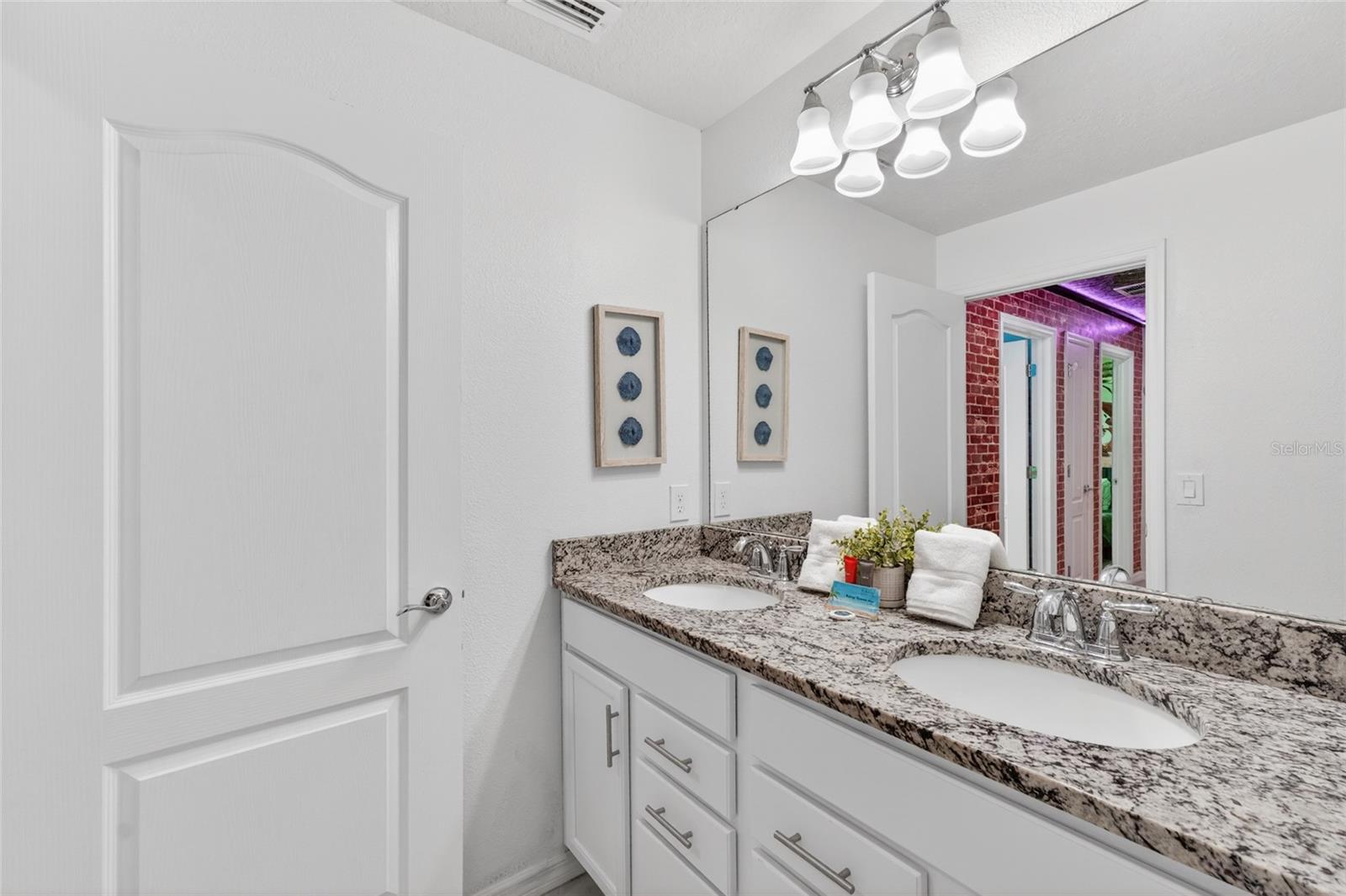 2417 Dubai, Kissimmee, FL 34747