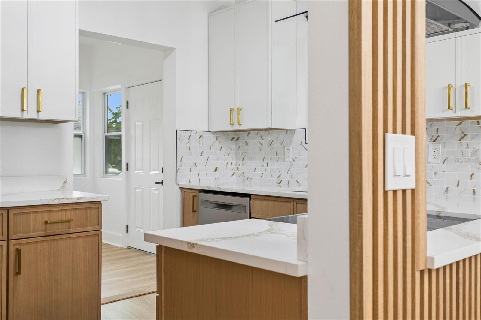 4660 7th, St Petersburg, FL 33713