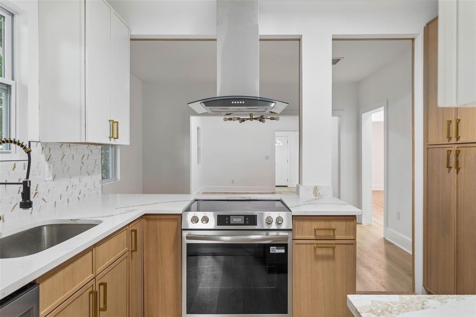 4660 7th, St Petersburg, FL 33713