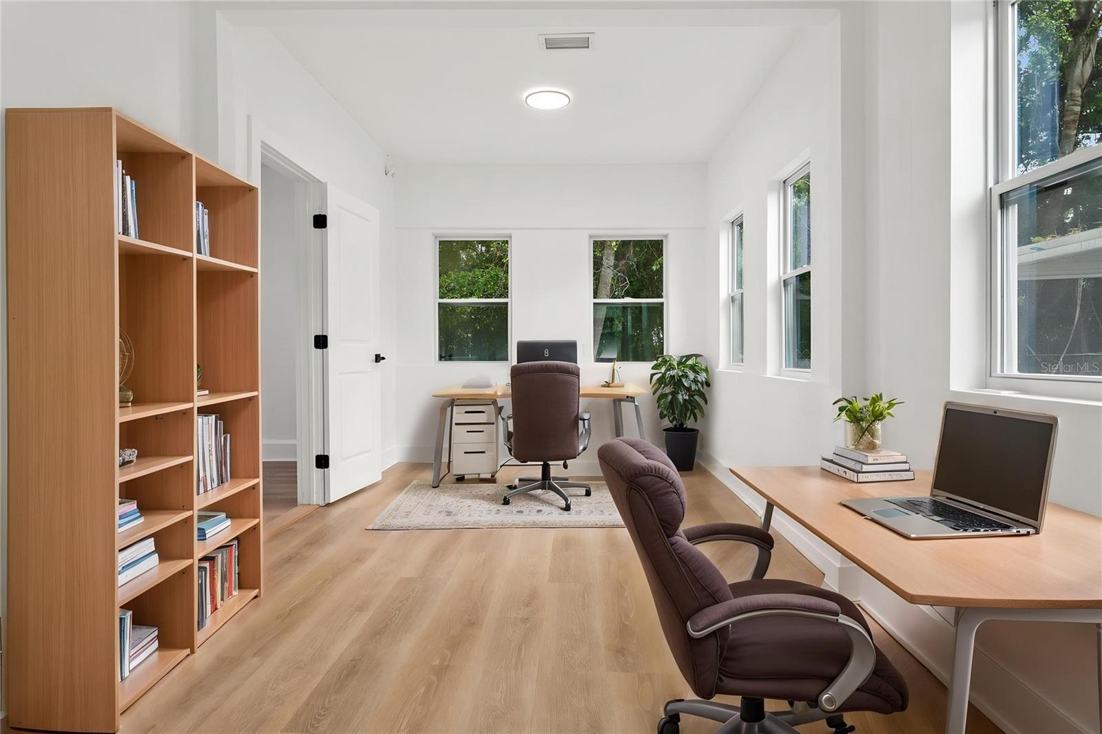 4660 7th, St Petersburg, FL 33713