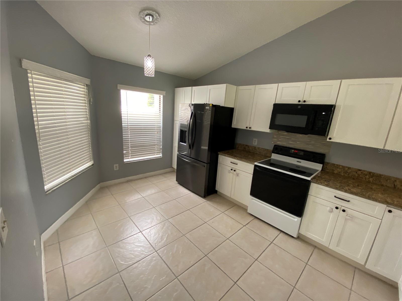 82 Lakepointe Unit 82, Kissimmee, FL 34743