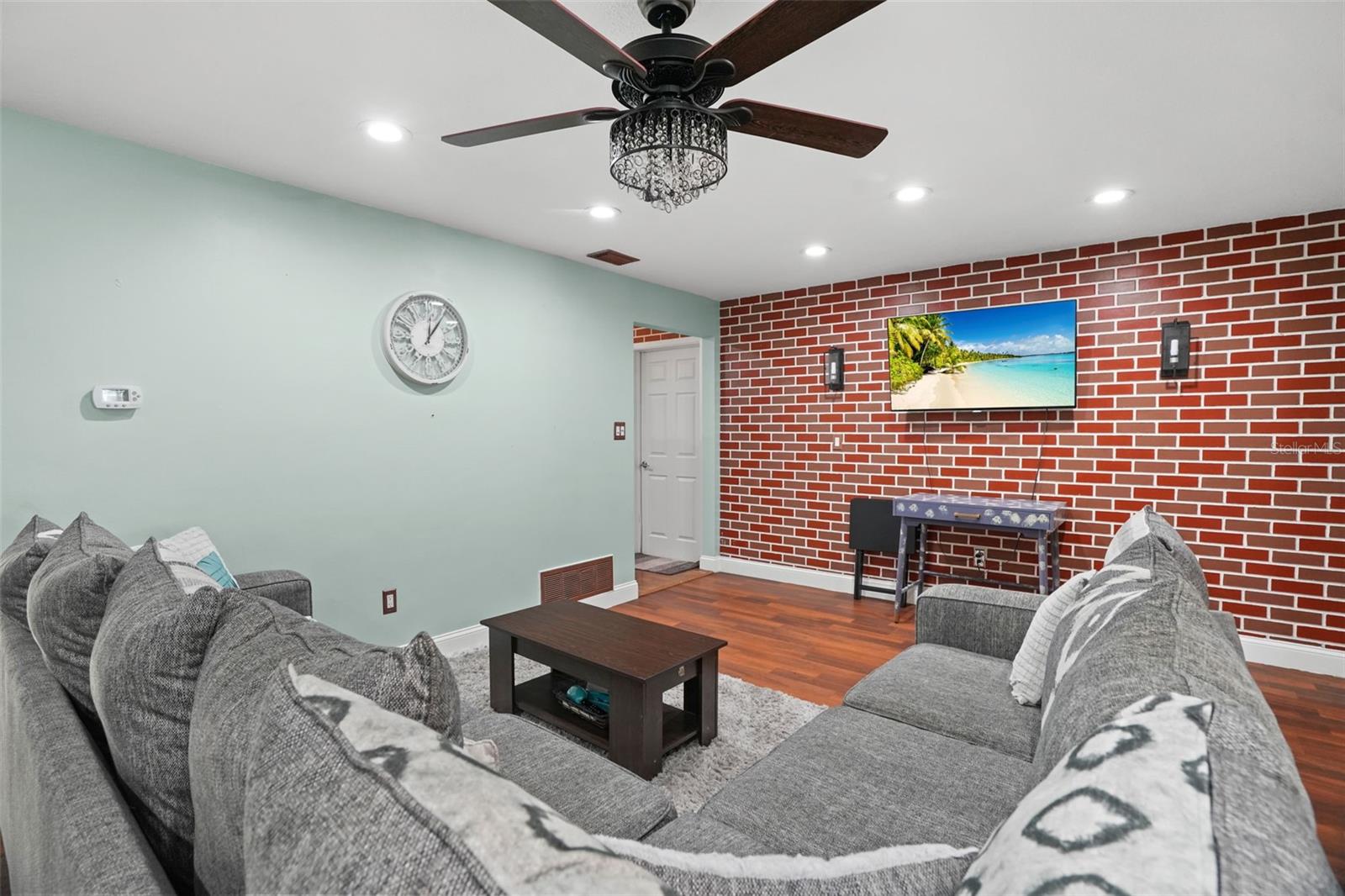 1564 Santa Monica, Dunedin, FL 34698